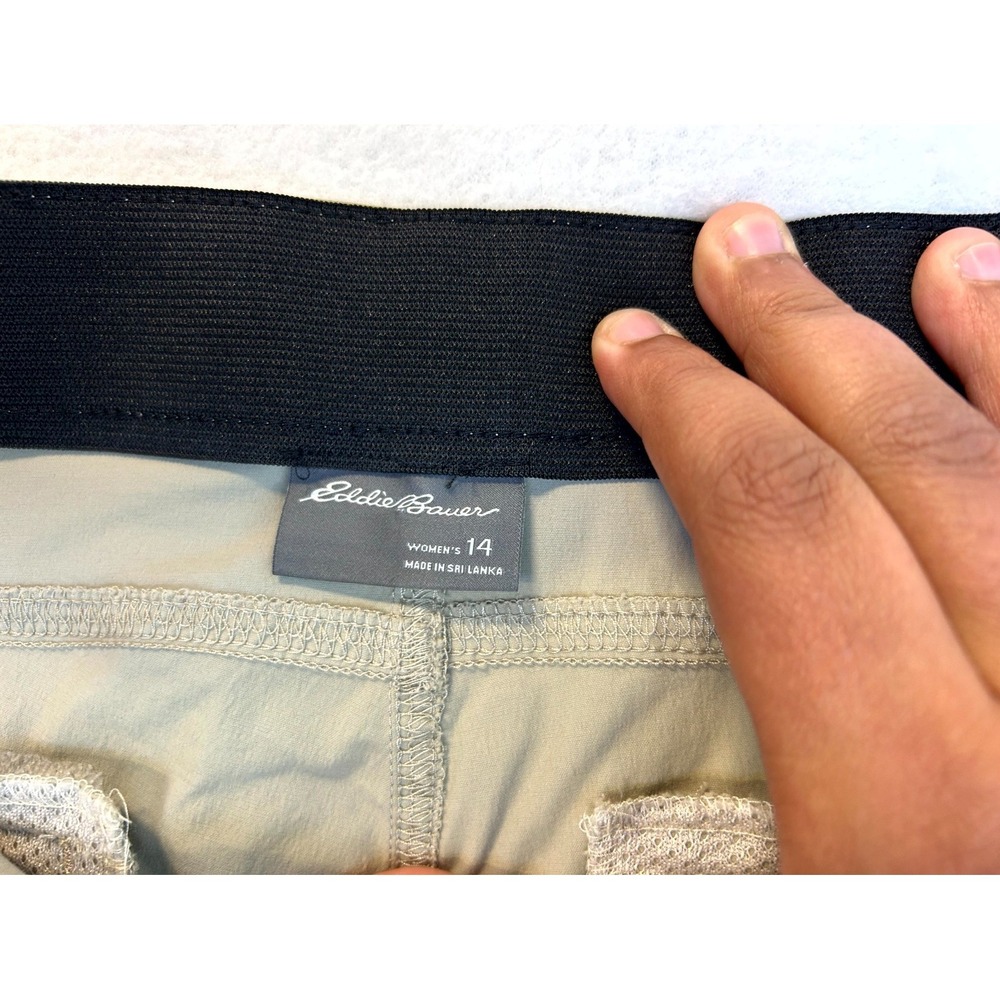 Eddie Bauer Horizon Bermuda Shorts Khaki Colored Tan Women's Size 14 Outdoor - Picture 6 of 15